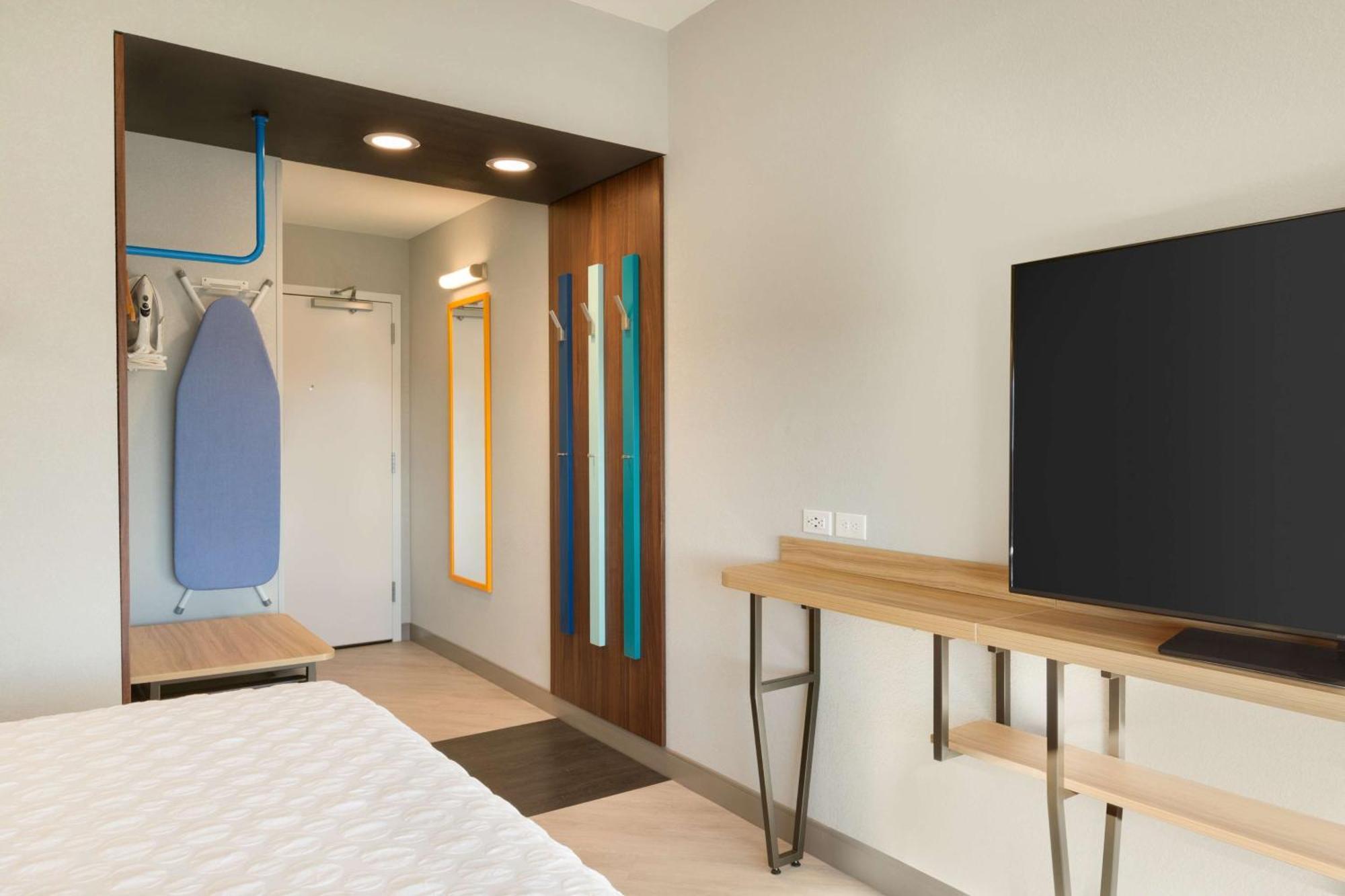 Tru By Hilton Cheyenne Hotel Bagian luar foto