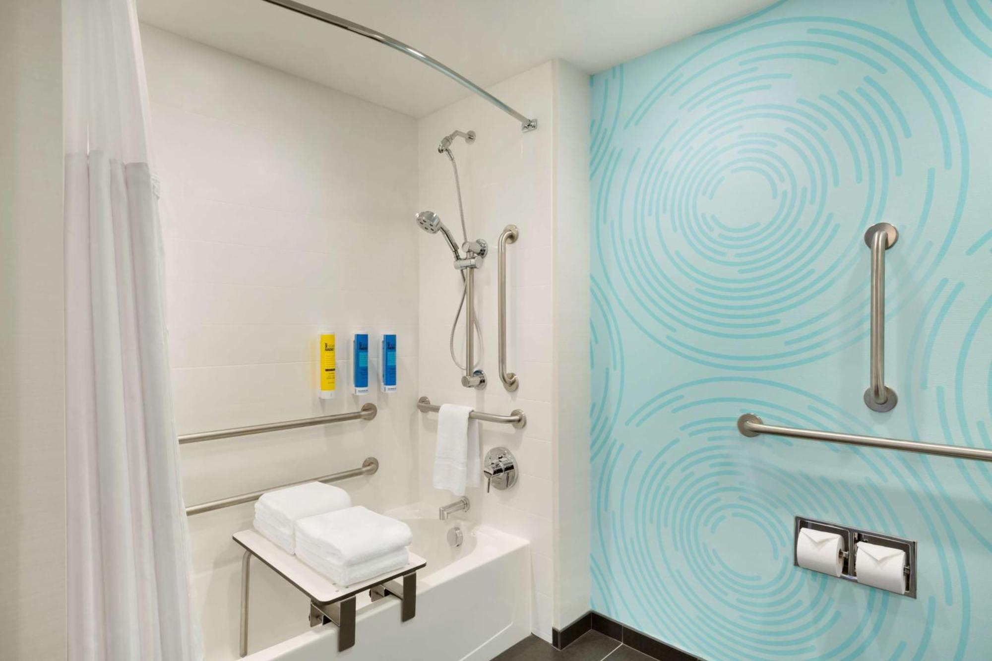 Tru By Hilton Cheyenne Hotel Bagian luar foto