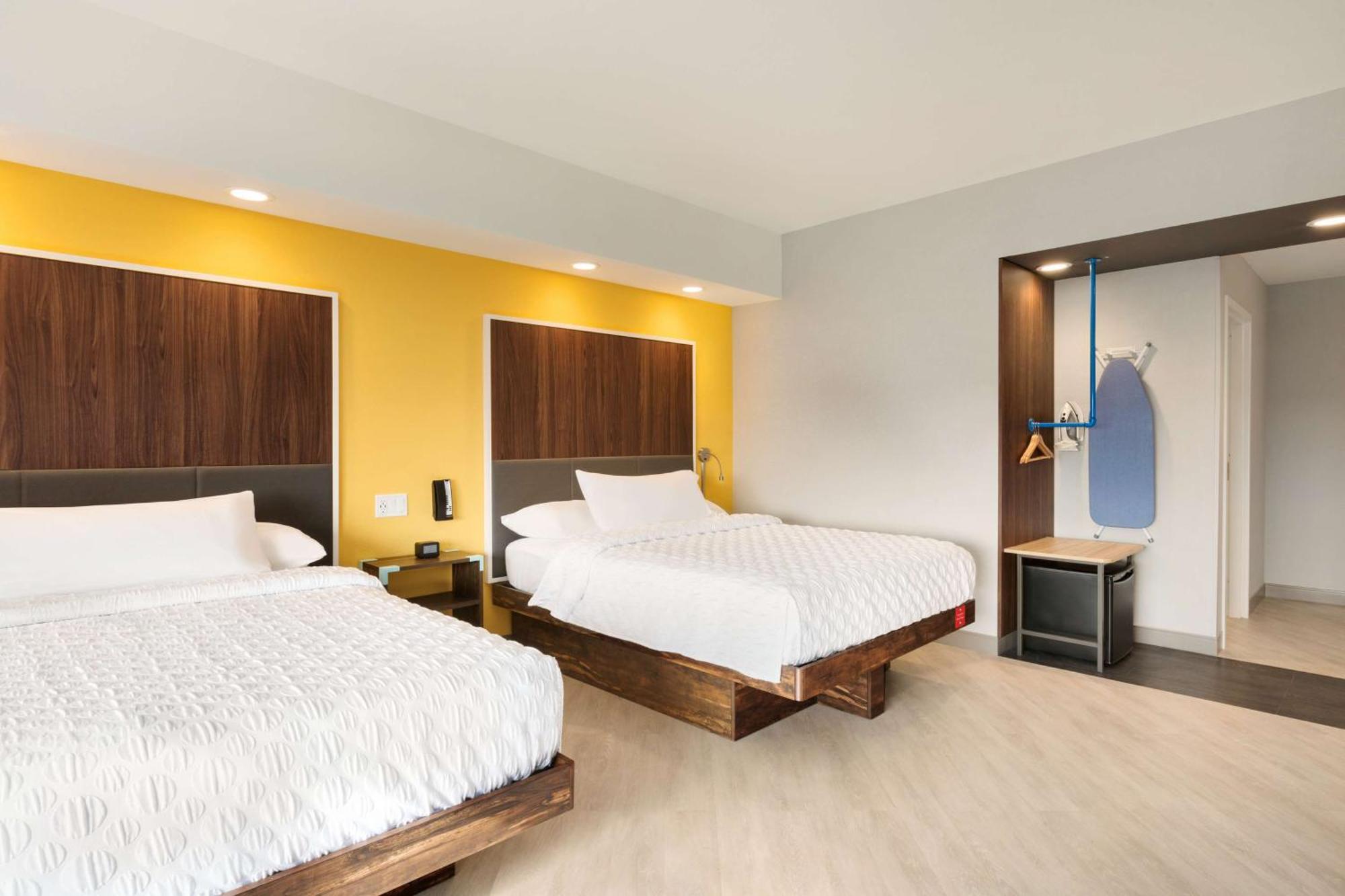 Tru By Hilton Cheyenne Hotel Bagian luar foto